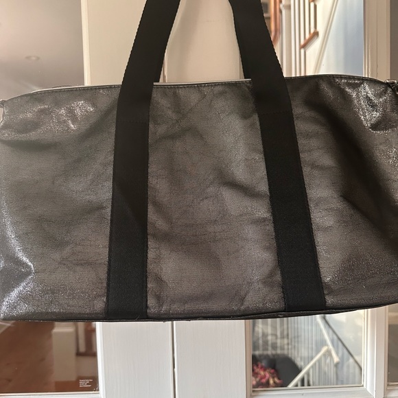 NWT Coach Gunmetal Metallic Gray Duffle Bag Travel Gym Carry On - Picture 3 of 5